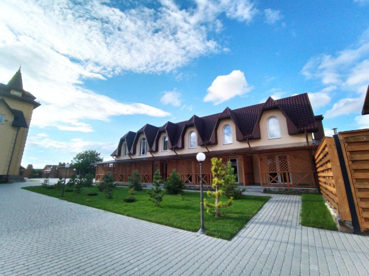 Готельно-Ресторанний Комплекс Прованс Парк Почаив Екстериор снимка