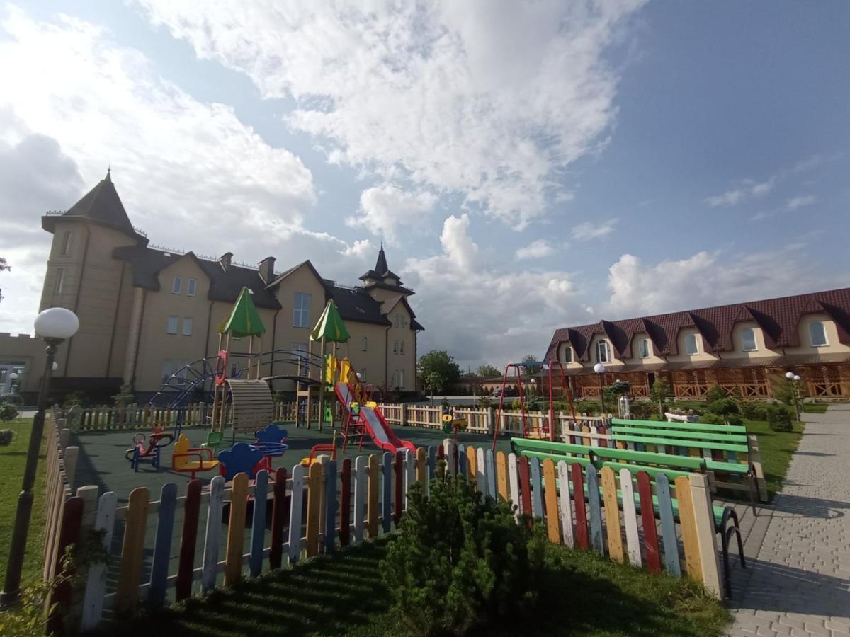 Готельно-Ресторанний Комплекс Прованс Парк Почаив Екстериор снимка